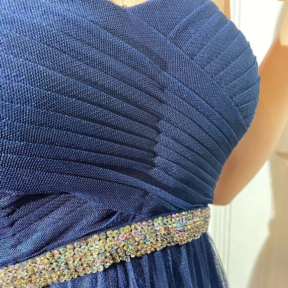 7. NWT Adrianna Papell Hailey Women's Strapless Ruched Gown - Picture 2 of 10